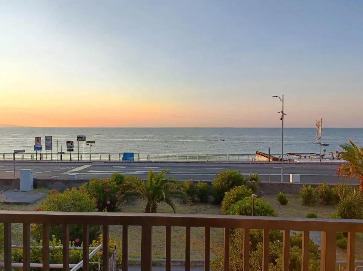 La Riva Del Mare Apartment Santa Teresa Di Riva