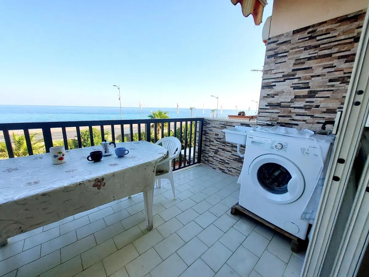 La Riva Del Mare Apartment Santa Teresa Di Riva