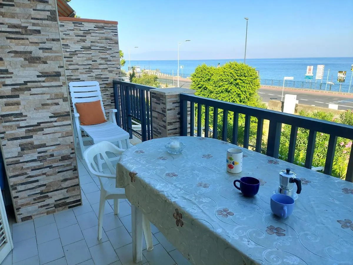 La Riva Del Mare Apartment Santa Teresa Di Riva