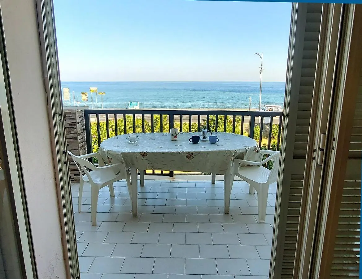 La Riva Del Mare Apartment Santa Teresa Di Riva